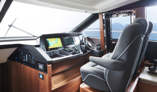 Princess S66 helm station with Sleipner PJC thruster control panel