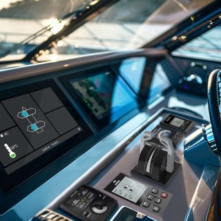 Doppia Leva, dente d'arresto, comando thruster e pannello touch a colori LCD S-link